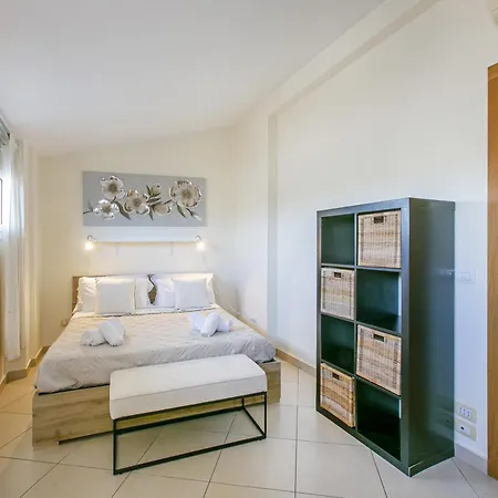 Terrazza San Pietro Vicino Metro A Apartman *
